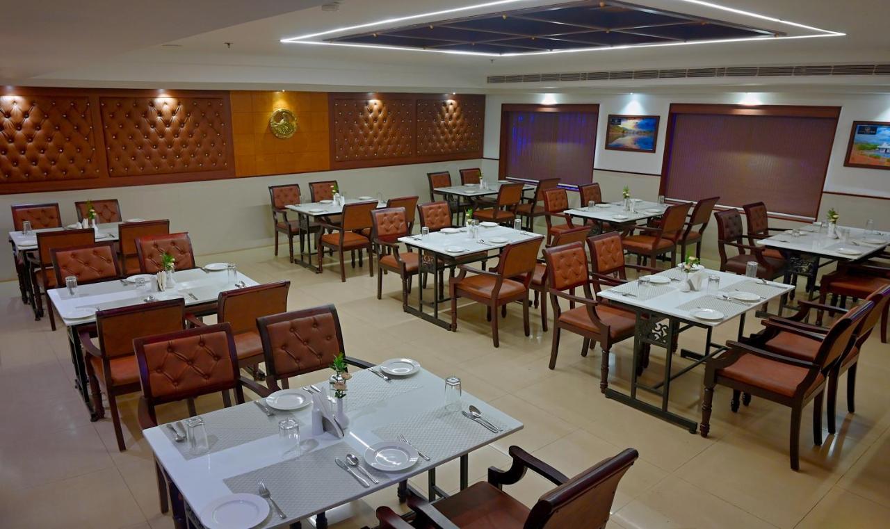 Contour Backwaters Hotel Resort & Convention Centre Ramankari Exterior photo