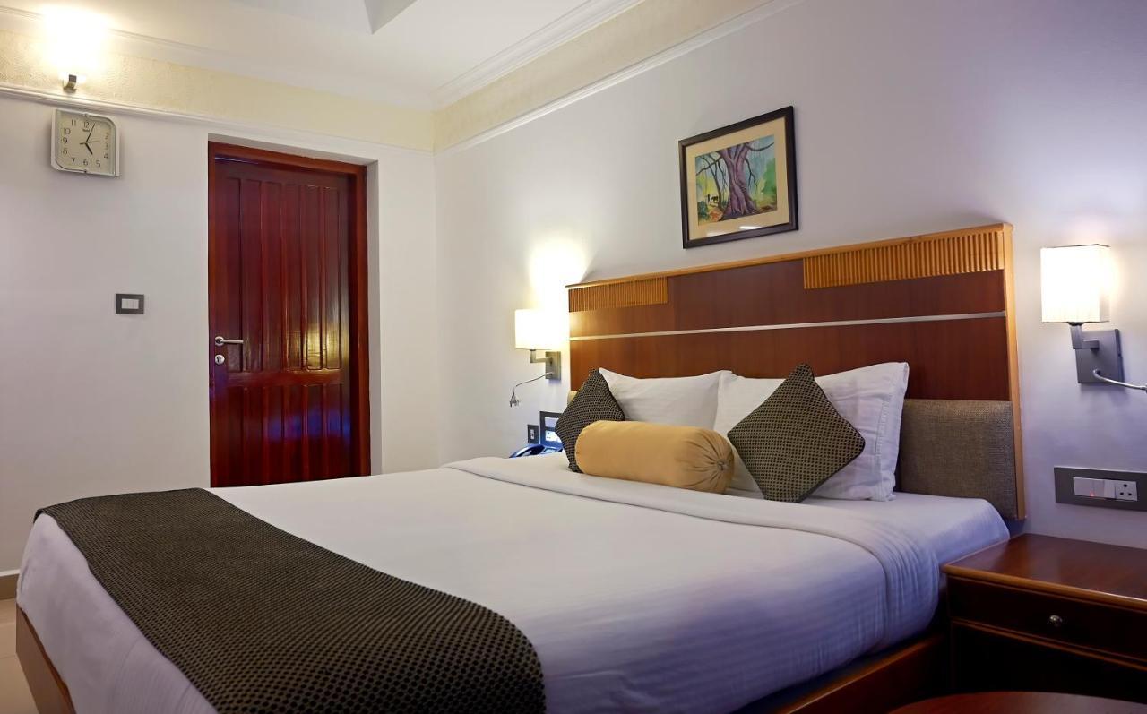 Contour Backwaters Hotel Resort & Convention Centre Ramankari Exterior photo