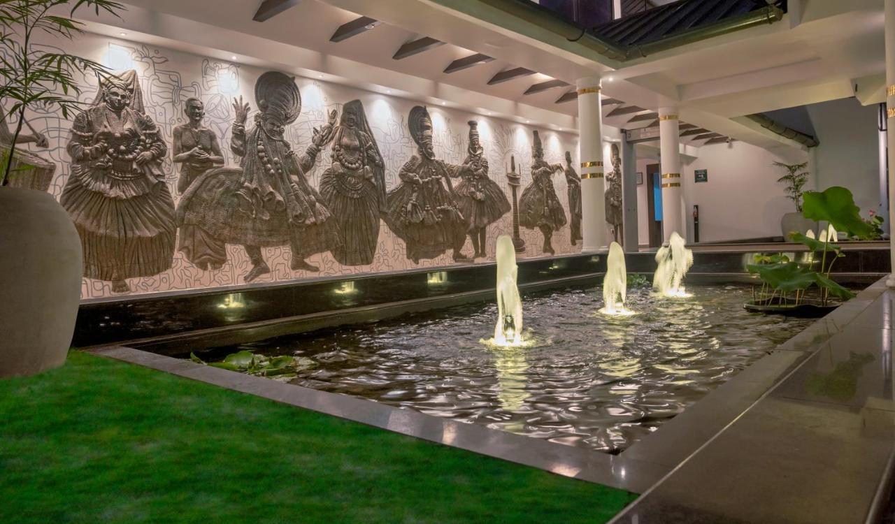 Contour Backwaters Hotel Resort & Convention Centre Ramankari Exterior photo