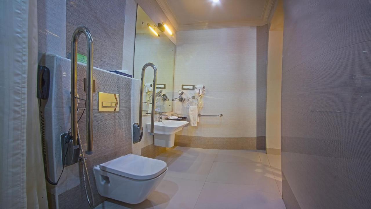 Contour Backwaters Hotel Resort & Convention Centre Ramankari Exterior photo